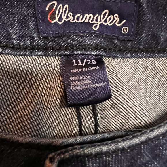 Wrangler Distressed Tribal Embroidered Midrise Raw Hem Skinny Jeans Size 11/28 - Picture 6 of 11